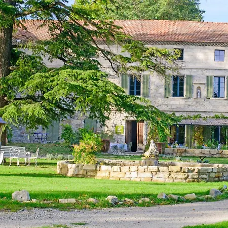 Bastide De Bellegarde Bed & Breakfast 2*