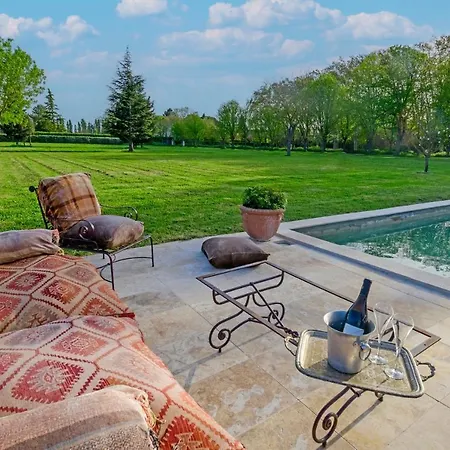Bed & Breakfast Bastide De Bellegarde 2*