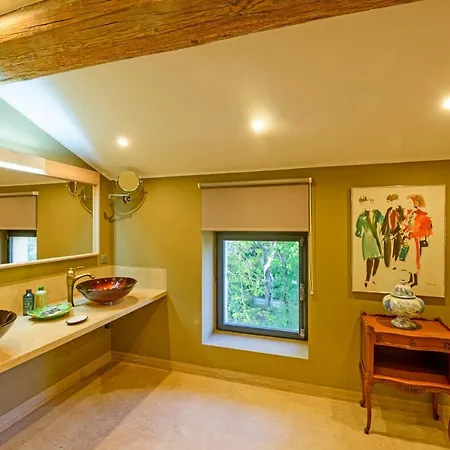 Bastide De Bellegarde Bed & Breakfast 2*