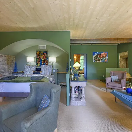 Bastide De Bellegarde Bed & Breakfast 2*