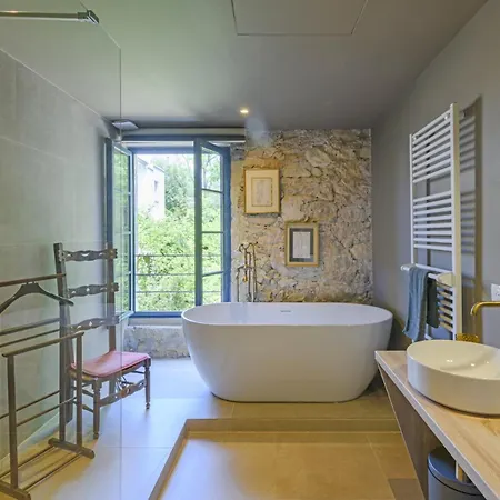 Bastide De Bellegarde Bed & Breakfast 2*